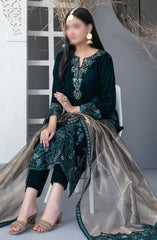 Makhmal-e-Kahani -Fancy Heavy Embroidered Velvet Collection 2024 D-3968