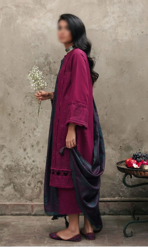 Jazmin ‘Shahtoosh’ Luxury Embroidered Winter 2022 Collection 09 JOHI